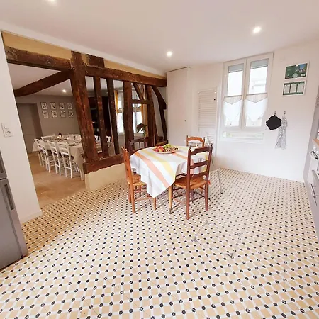 Feriehus Les Deux Puits, Jusqu'a 11 Personnes Cuille